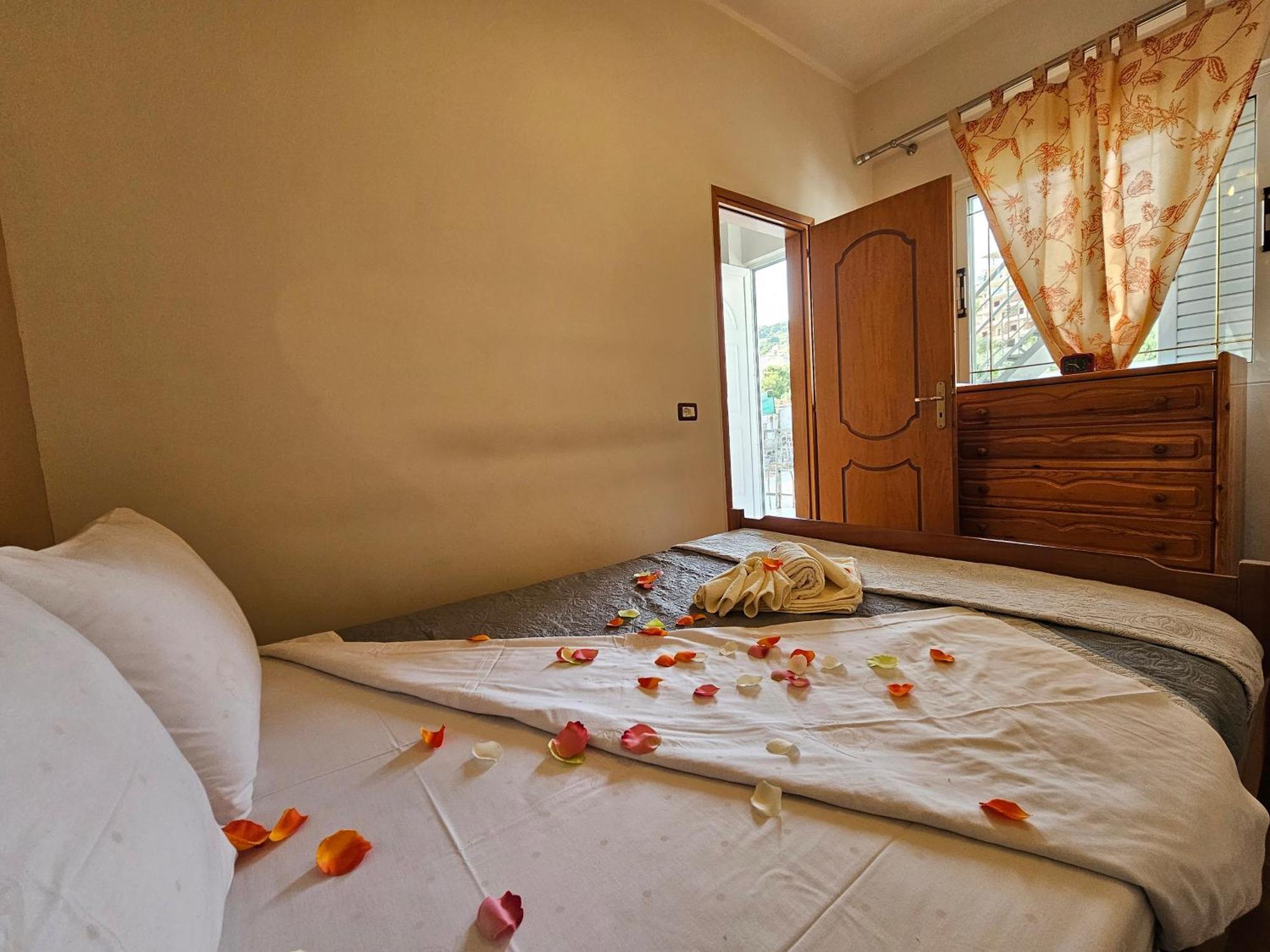 Apartament Leko Sarandë Buitenkant foto